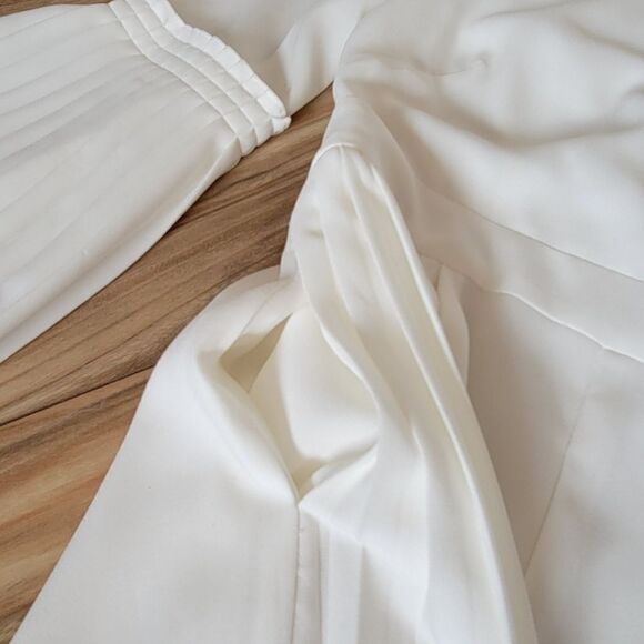 🆕️ INTERMIX Kingston Pleated Long Sleeve Jumpsuit in Ivory White - Picture 8 of 16